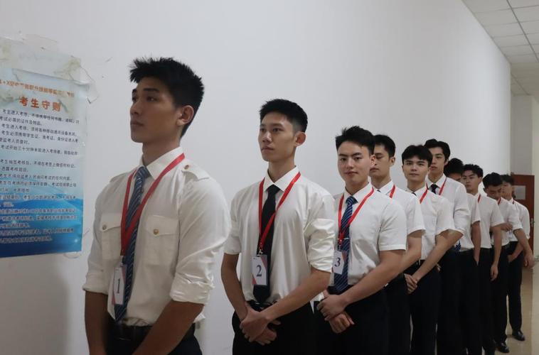 男孩子空中乘务就业前景_空中乘务一般收入多少男生-第4张图片-职教招生网 男孩子空中乘务就业前景_空中乘务一般收入多少男生-第4张图片-职教招生网