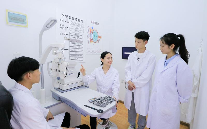 大专眼视光技术就业前景-大专的眼视光技术学出来有什么用?-第5张图片-职教招生网 大专眼视光技术就业前景-大专的眼视光技术学出来有什么用?-第5张图片-职教招生网